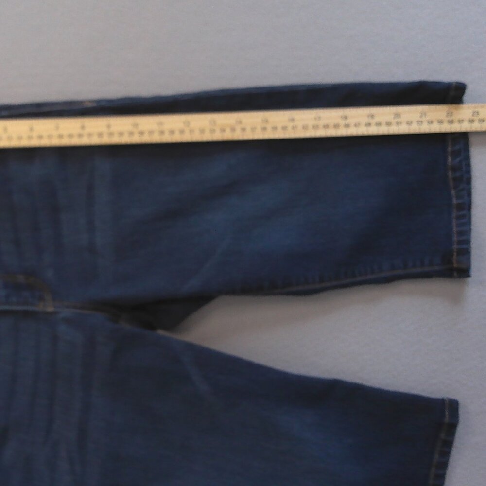 DEMOCRACY Women's "Ab" Solution Capris Jeans, Size-4, Med-Dark Blue Wash - Picture 8 of 8